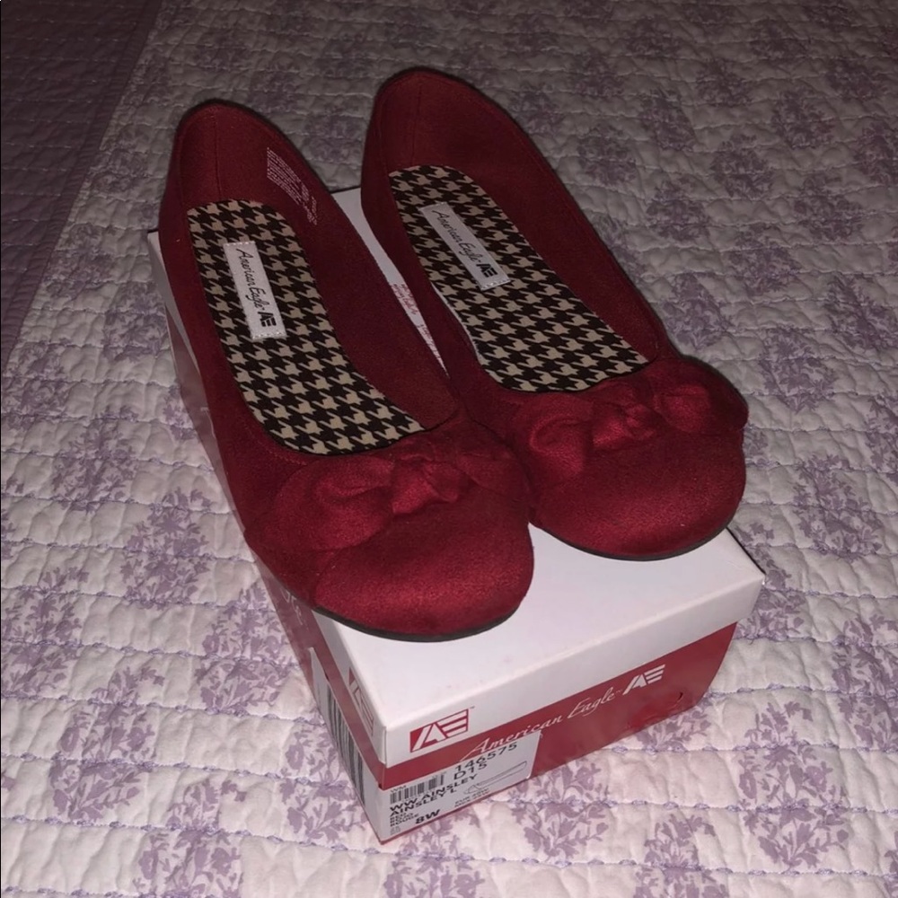 American eagle red flats